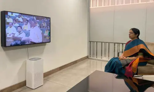 Chandrababu steps into Gourava Sabha: Bhuvaneswari