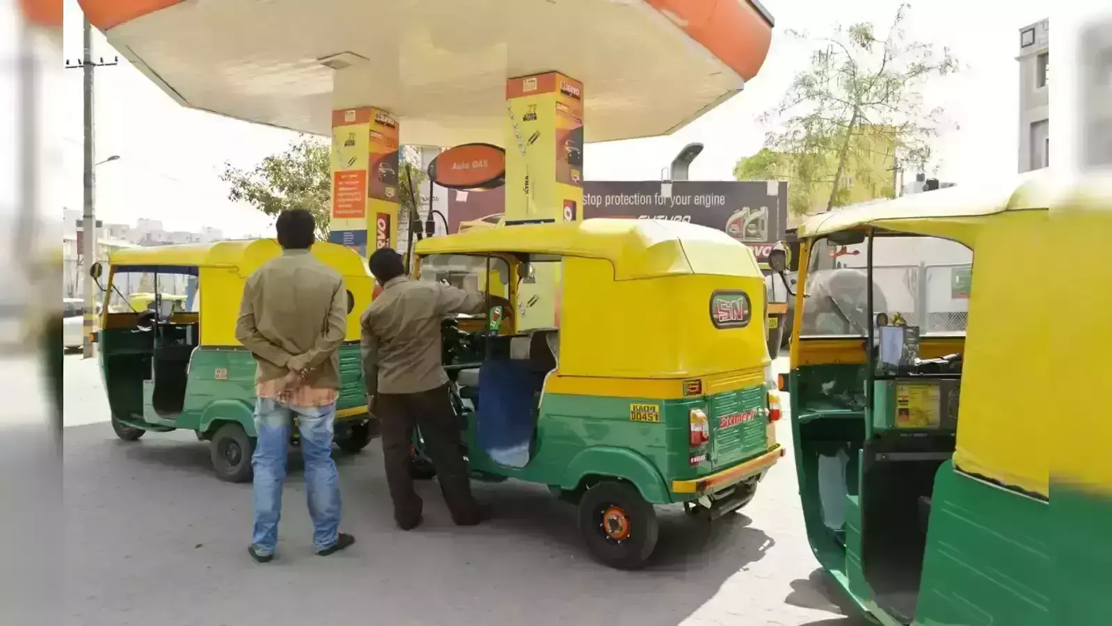 Government Implements CNG Price Hike Across Northern India