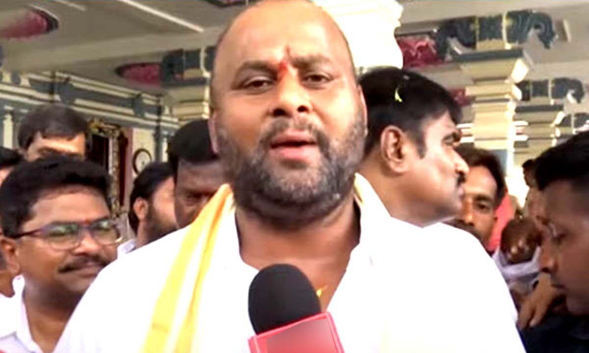 AP Minister Ramprasad Reddy assumes charge, says free bus facility will