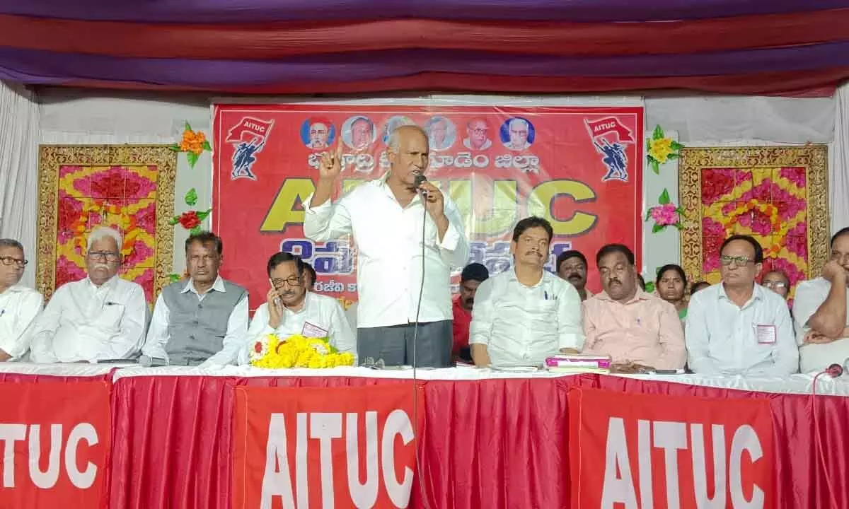 Koonannesambashiva Rao attended the 2nd AITUC District Congress in Sarapaka as the Chief Guest