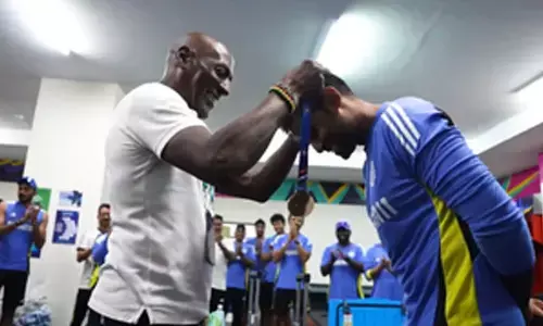 T20 World Cup: Viv Richards presents best fielding medal to SKY after India beat Bangladesh