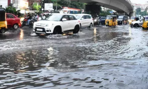 Heavy rains lash several areas in Hyderabad on Sunday