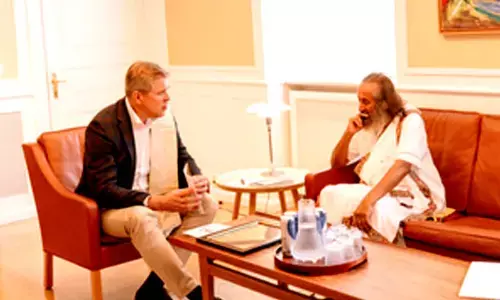 Sri Sri Ravi Shankar meets Iceland PM, discusses need to prioritise mental health issues