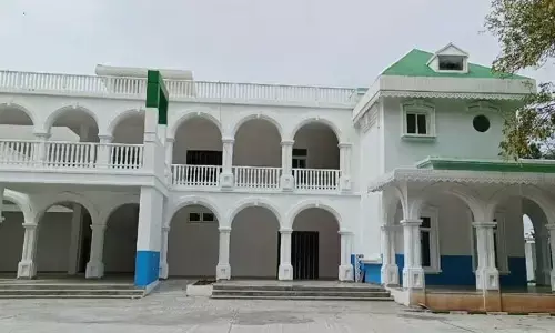 Notices issued to demolish YSRCP office in Lingamguntla