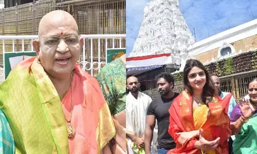 Veteran playback singer P Susheela offers prayers at Tirumala