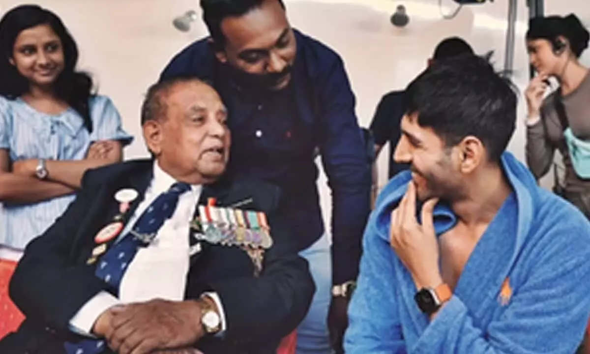 ‘Actor banna safal ho gaya’: Kartik Aryan recalls meeting Paralympian Murlikant Petkar