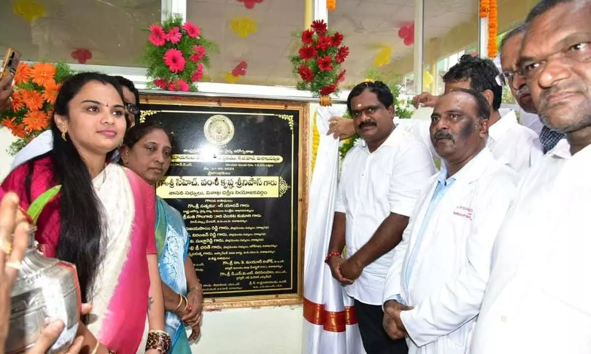 South constituency MLA Ch Vamsi Krishna Srinivas Yadav inaugurating a waiting hall at KGH in Visakhapatnam on Thursday