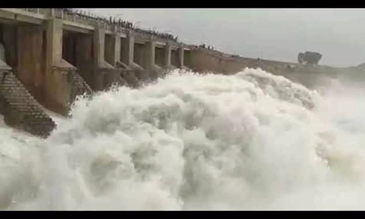 Purur Dam overflowing with flood water (File photo)