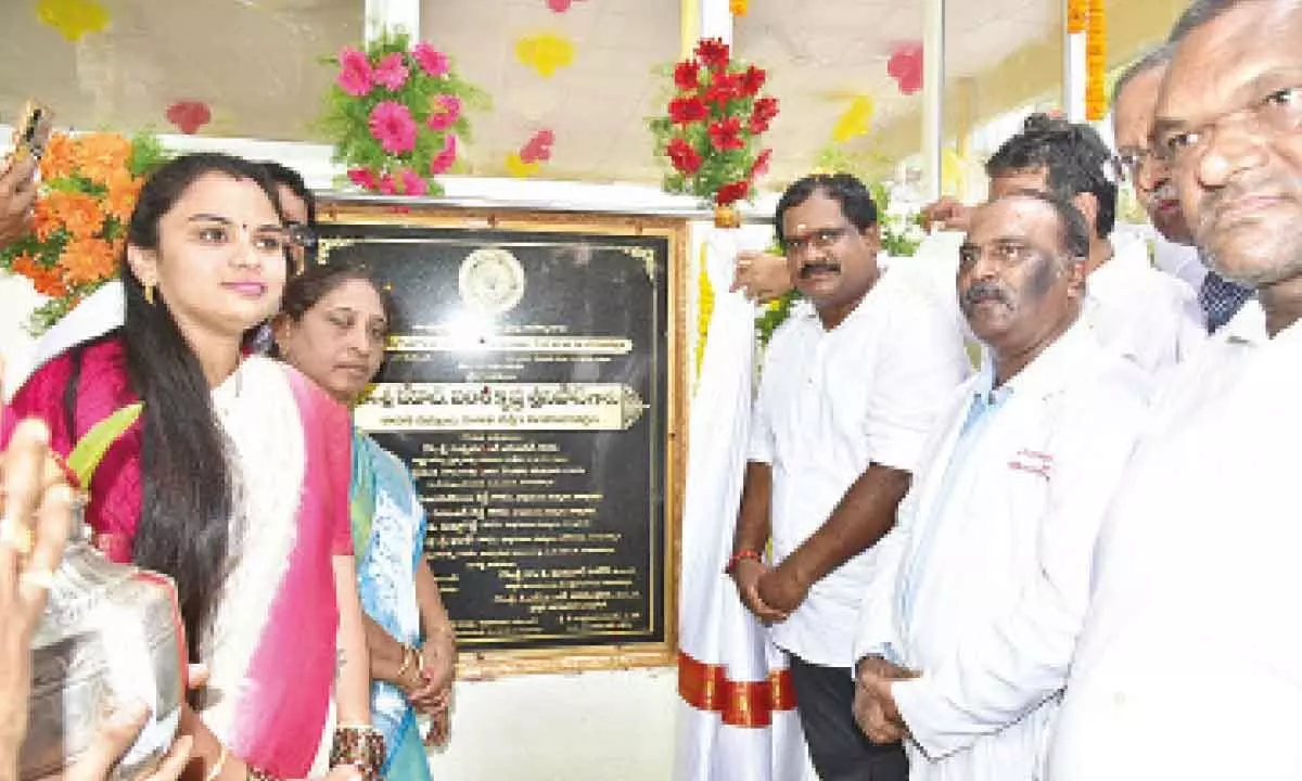 South constituency MLA Ch Vamsi Krishna Srinivas Yadav inaugurating a waiting hall at KGH in Visakhapatnam on Thursday