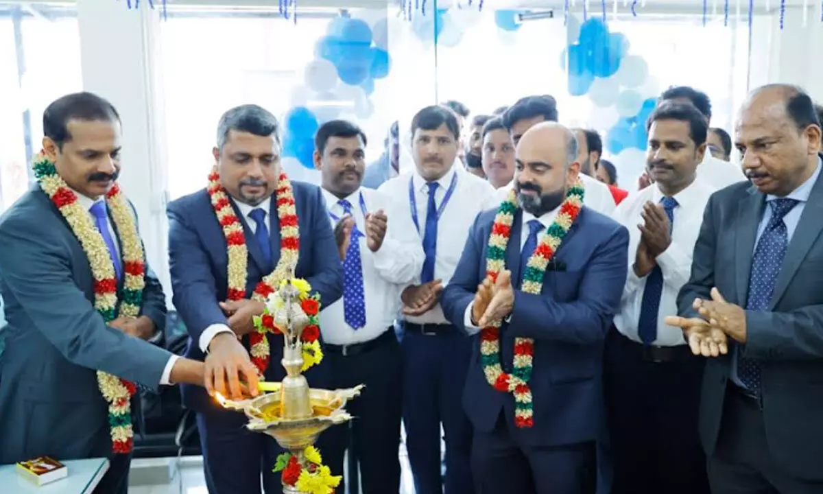 CA Krishnan R - Director and CEO Unimoni Financial Services Limited along with other dignitaries inaugurates the new branch in Tirupati