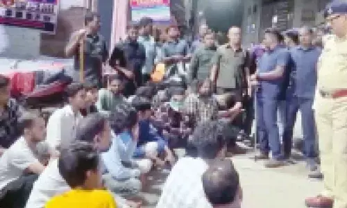 Hyderabad: Frisking ops by pesky cops in Old City incur netizens’ ire