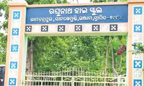 Class 9 student stabs mate