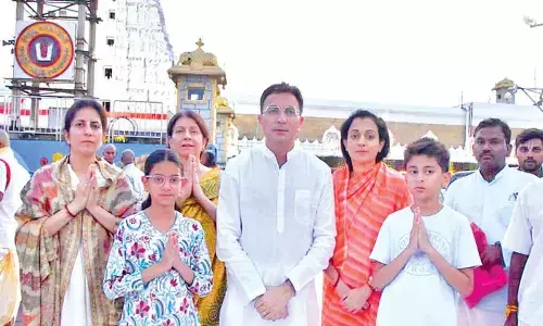 Union Minister of State Jitin visits Tirumala