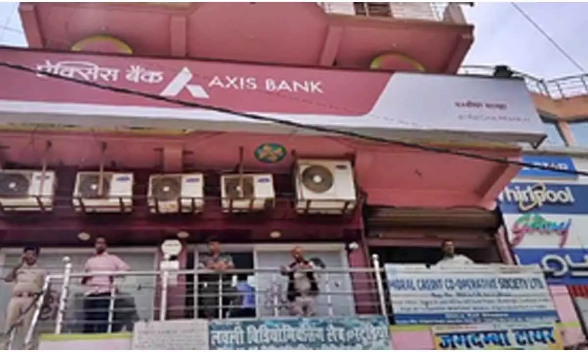 Robbers loot Rs 50 lakh from Axis Bank in Bihar’s Sheikhpura