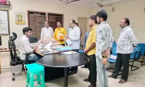 ITDA PO asks officials to provide seasonal fruits to Gurukula college students