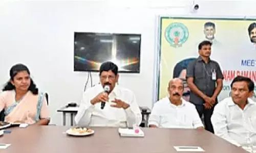 Anam seeks officials’ cooperation for Atmakuru development
