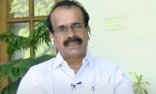 Congress workers block Union Minister George Kurian during visit to Muthalapozhi harbour