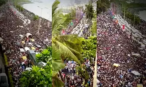 Thousands of thrilled Mumbaikars raring to accord grand welcome to Team India