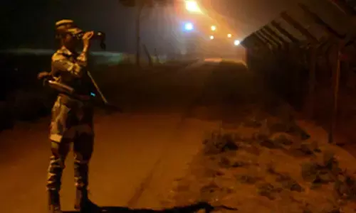 Bangladesi smuggler injured after BSF jawan opens fire in self-defence