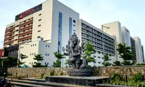 Elderly Uzbekistan man undergoes robot-assisted surgery for rare colonic tumour