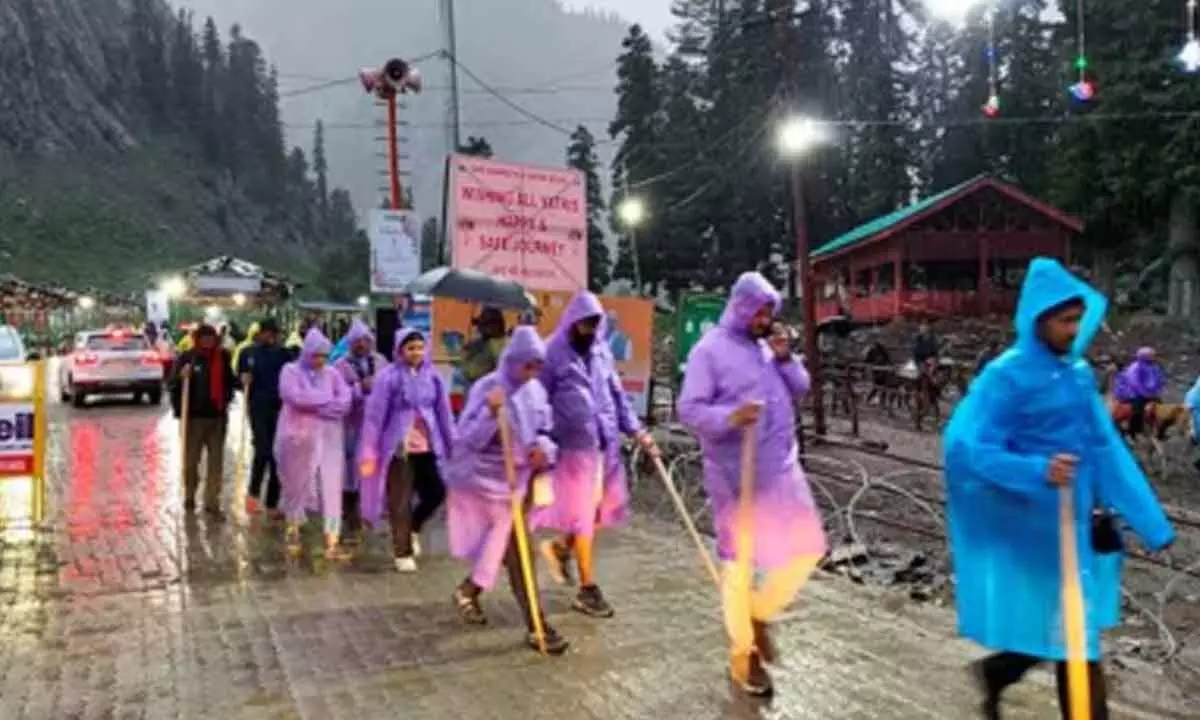 Amarnath Yatra temporarily halted due to heavy rain