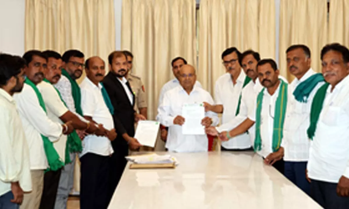 K’taka: farmers delegation meets Guv, demands probe into MUDA land scam