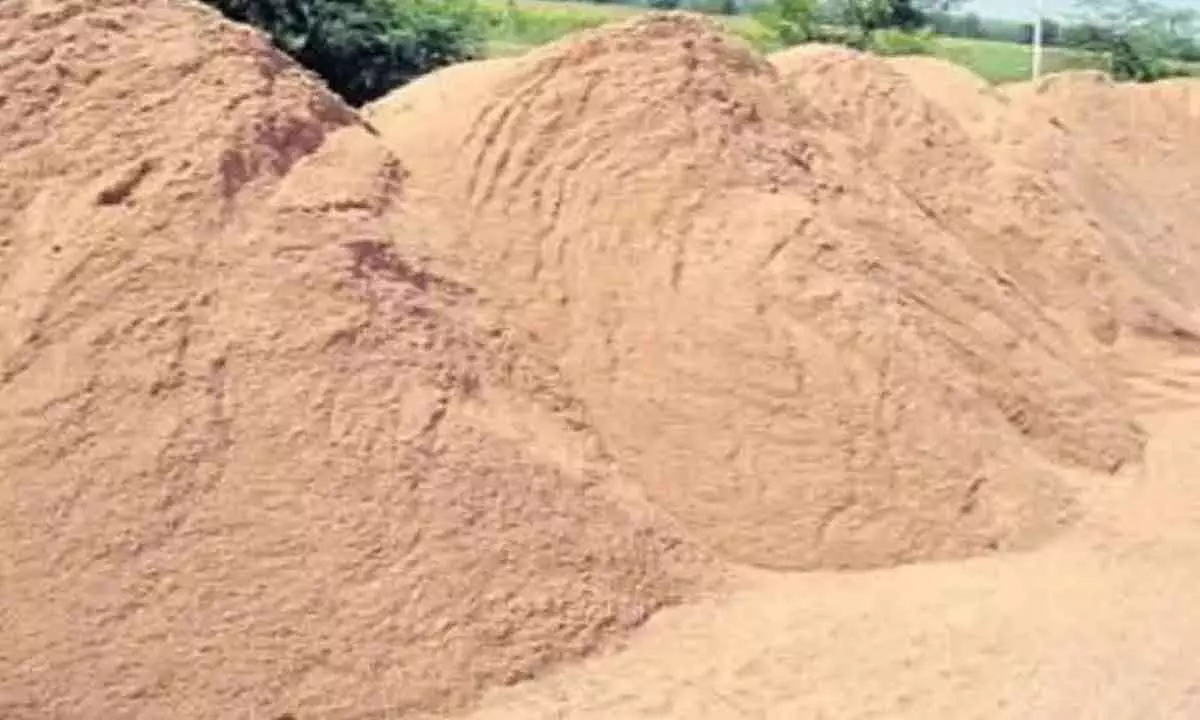 3.77 lakh MT sand available in EG dist