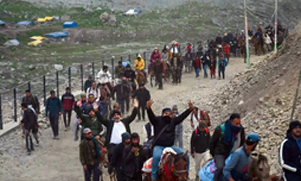 Ensure adequate facilities for Amarnath Yatris: J&K L-G to officials