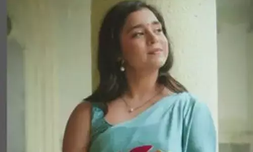 Sumbul Touqeer’s rainy day special: Tea, pakodas& Maggi with family and friends