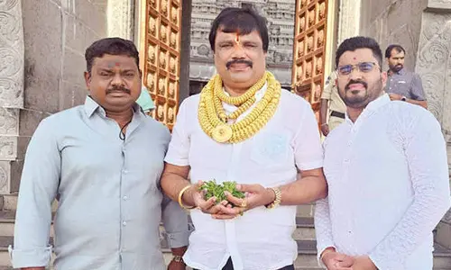 State hockey president’s golden gesture