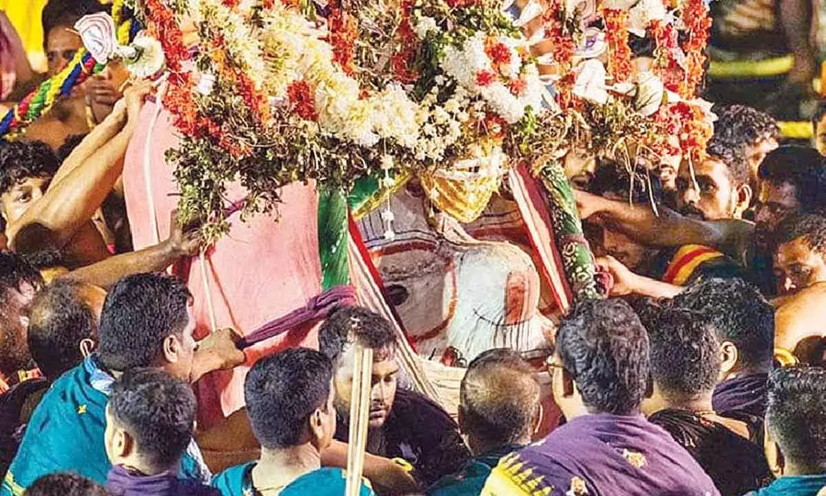 Lord Balabhadra’s idol falls on servitors, 9 hurt