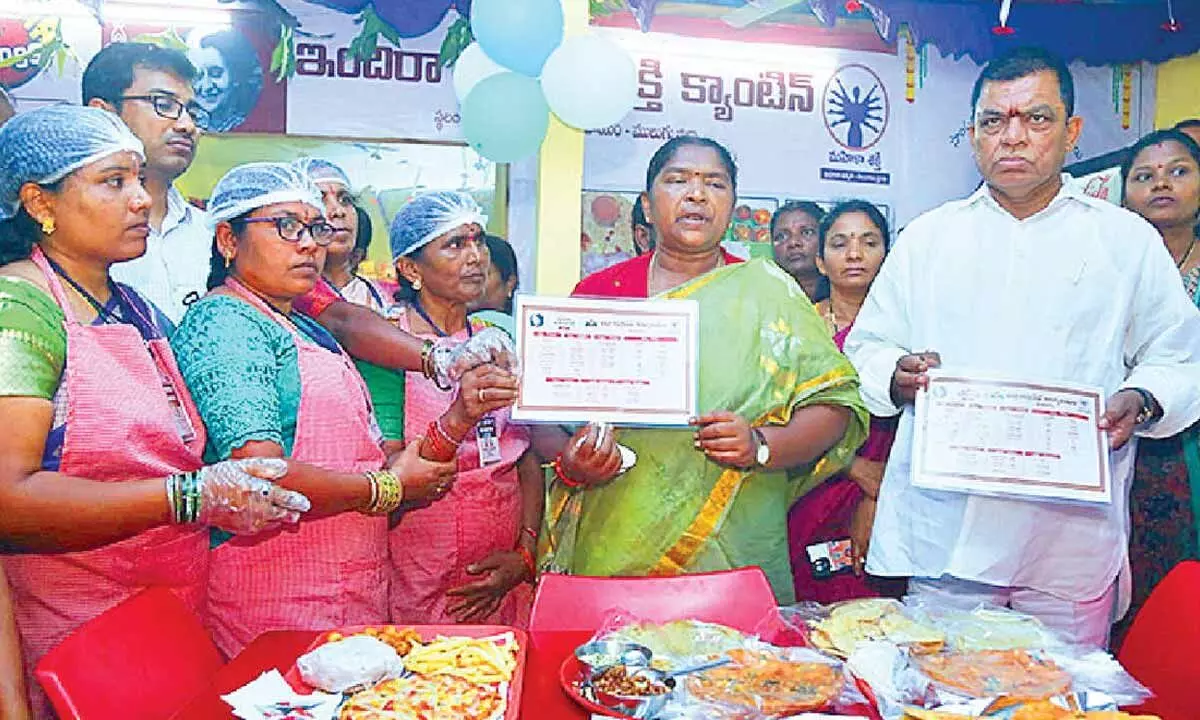 Rural women should grow as entrepreneurs, says Seethakka