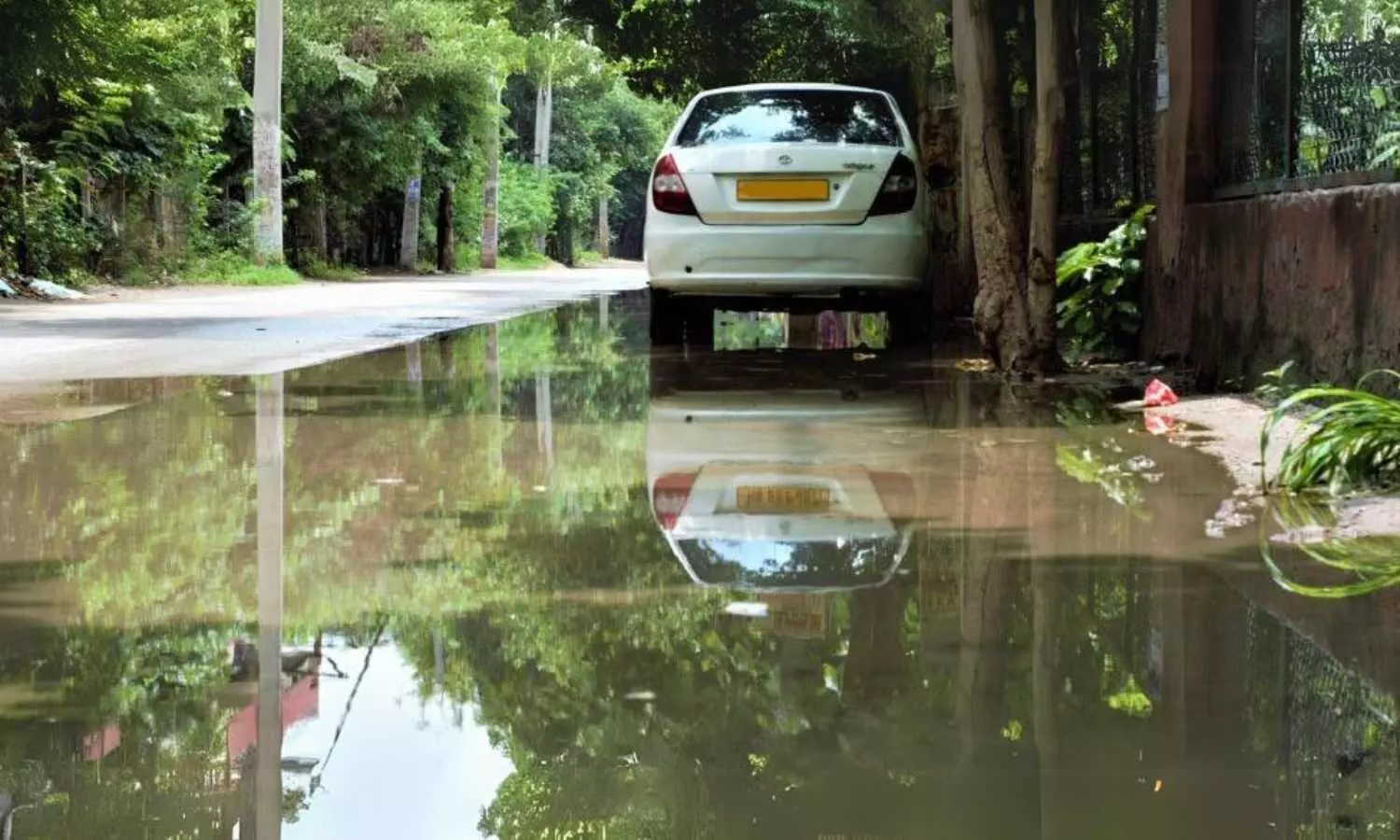 13 Effective Methods to Safeguard Your Car from Water or Flood Damage