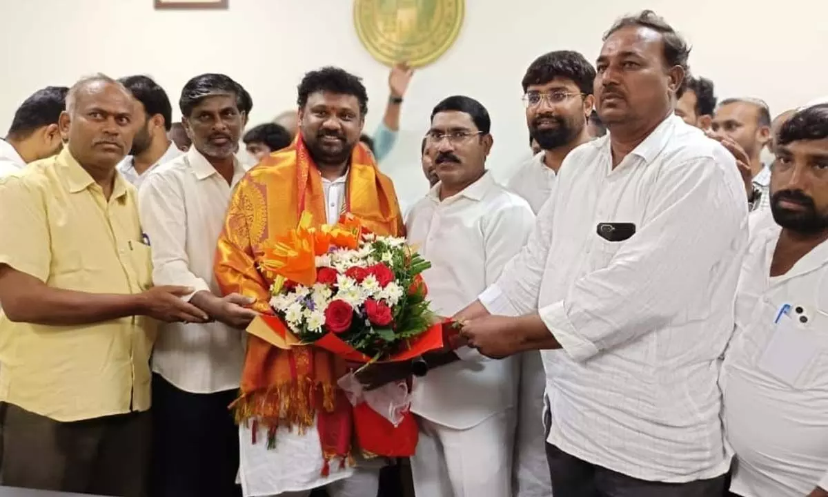 AICC secretary Sampath Kumar congratulates Shiva Sena Reddy