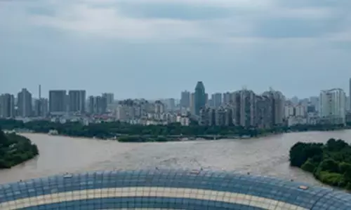 Floods occur in Chinas third-largest freshwater lake