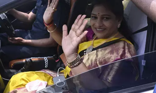 Home Minister Vangalapudi Anitha Visits Injured Constable at Seven Hills Hospital