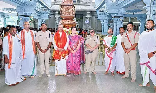 DGP Ch Dwaraka Tirumala Rao along with DIG Shemushi, Chittoor district SP V N Manikanta Chandolu and others at Kanipakam Devasthanam on Sunday