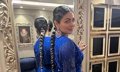 Neeru Bajwa’s gorgeous royal electric blue ensemble turns heads