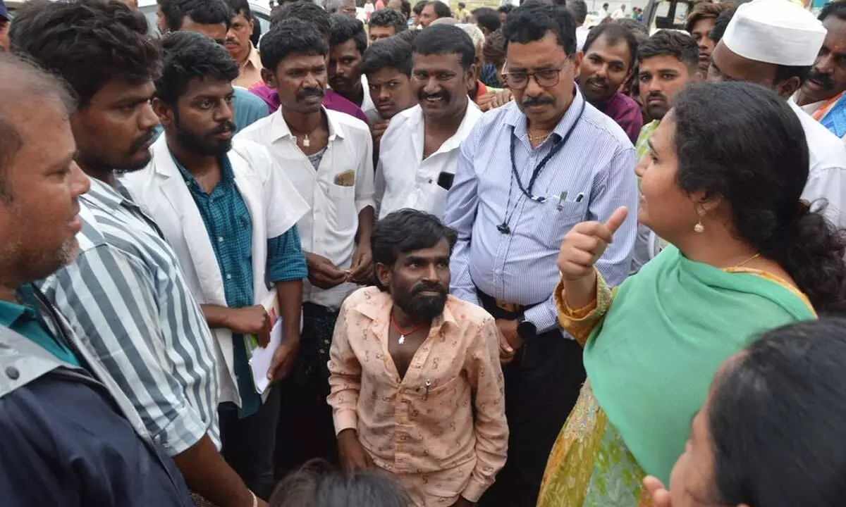 Kurnool district in-charge Collector T Narapureddy Mourya interacting with people of Sunkeswari village in Mantralayam constituency