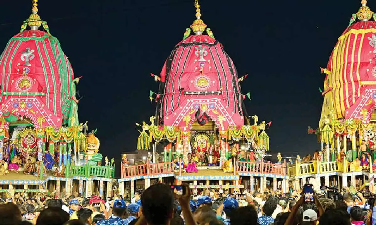 Lakhs of devotees witness ‘Suna Besha’