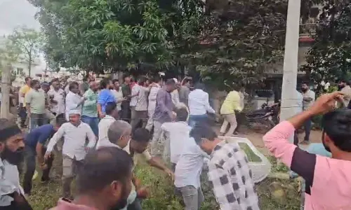 High tension in Punganur as TDP cadres protest against MP Midhun