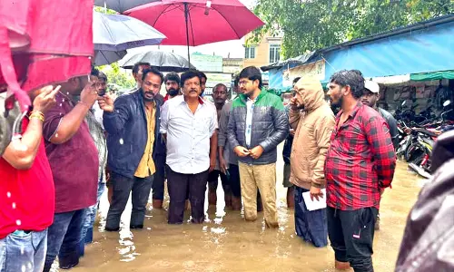 Tourism Minister inspects waterlogged areas in Nidadavole