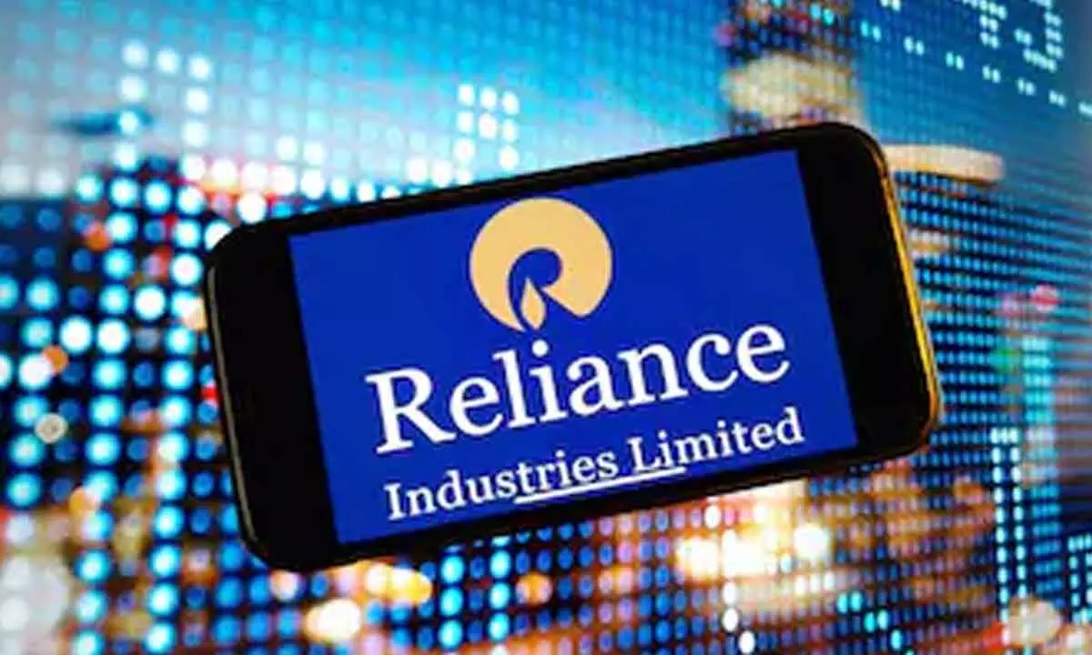 Reliance net profit drops 5% during Q1