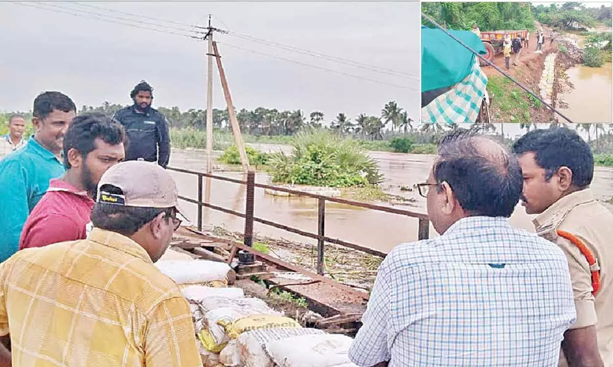 Heavy rains lash coastal districts