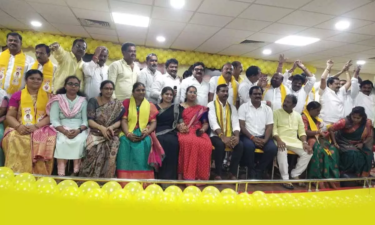 Visakhapatnam: 20 YSRCP corporators switch loyalties