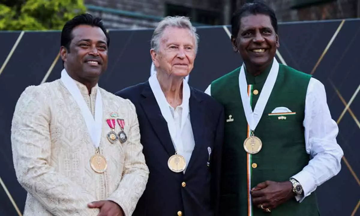 Leander Paes, Vijay Amritraj shake legs on being inducted into Tennis Hall of Fame