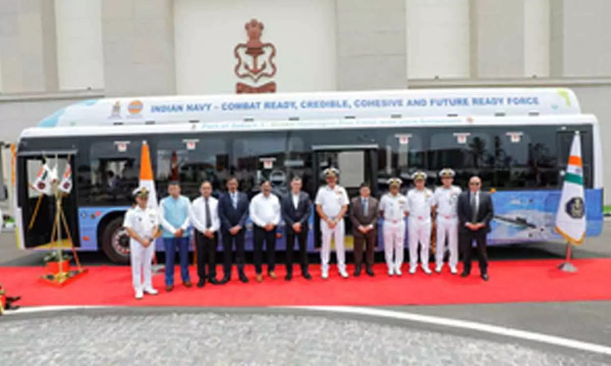 Indian Oil Delivers Hydrogen Fuel Cell Bus to Indian Navy for Testing
