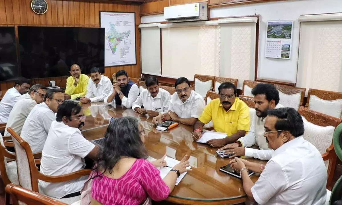 TDP ministers seek Centre’s support for Polavaram