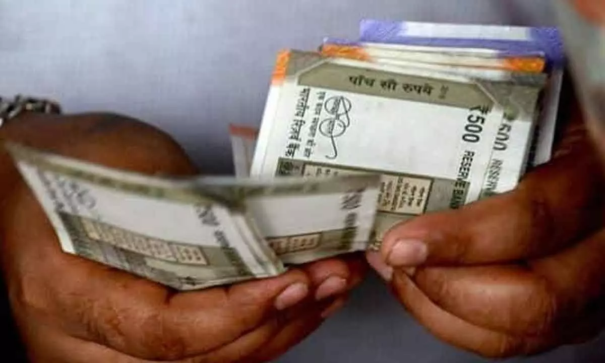 Govt limits borrowing to Rs 14.01L cr