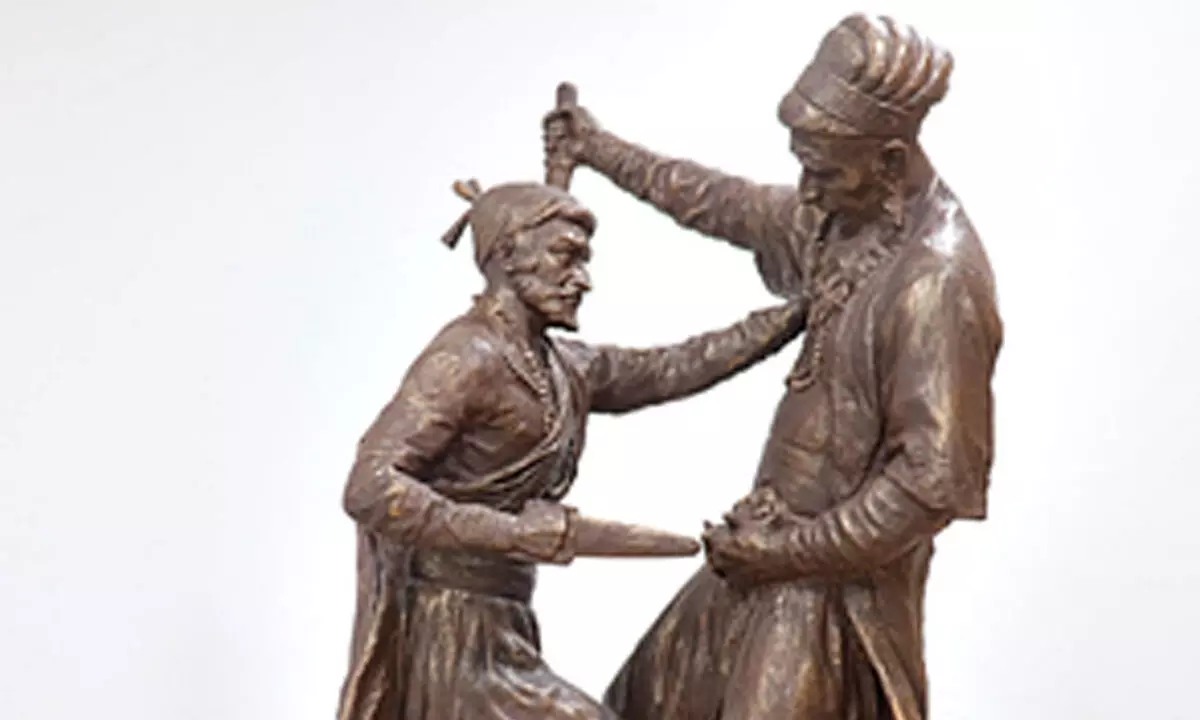 Statue of Chhatrapati Shivaji killing Afzal Khan to be installed at Pratapgad Fort